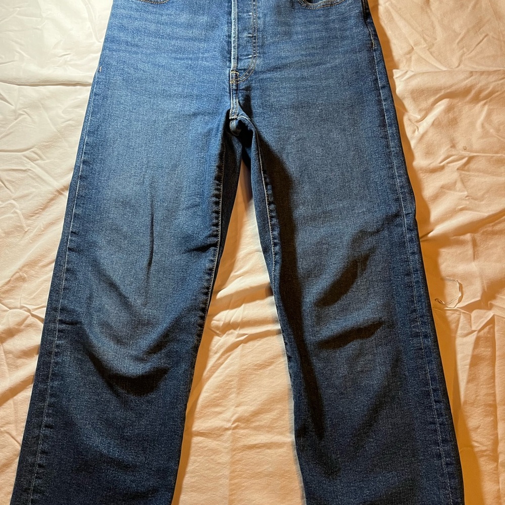 Levi’s rib cage straight ankle Jean